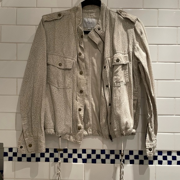 Rails Collin’s White Mini Cheetah Military Jacket - Picture 4 of 9